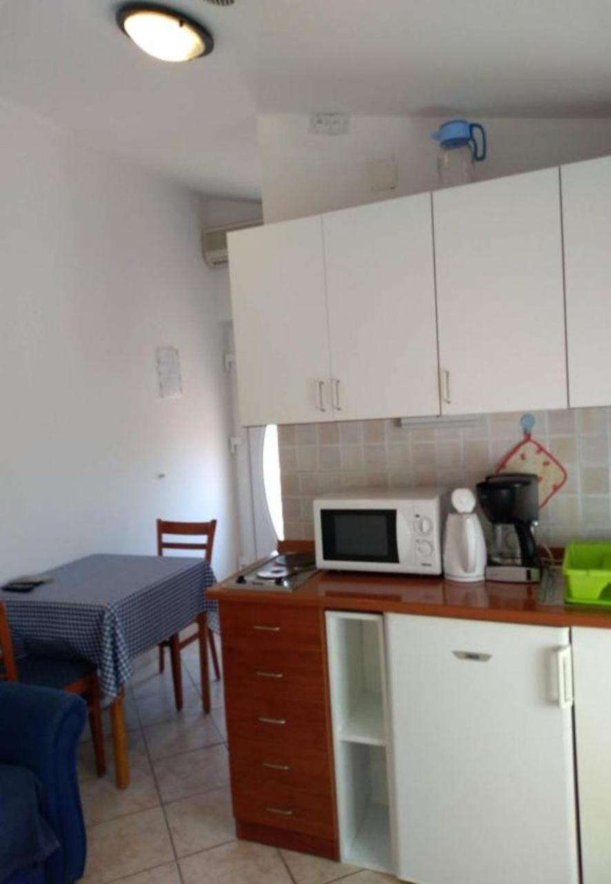 Apartments Dobri - 500M From Beach نين المظهر الخارجي الصورة
