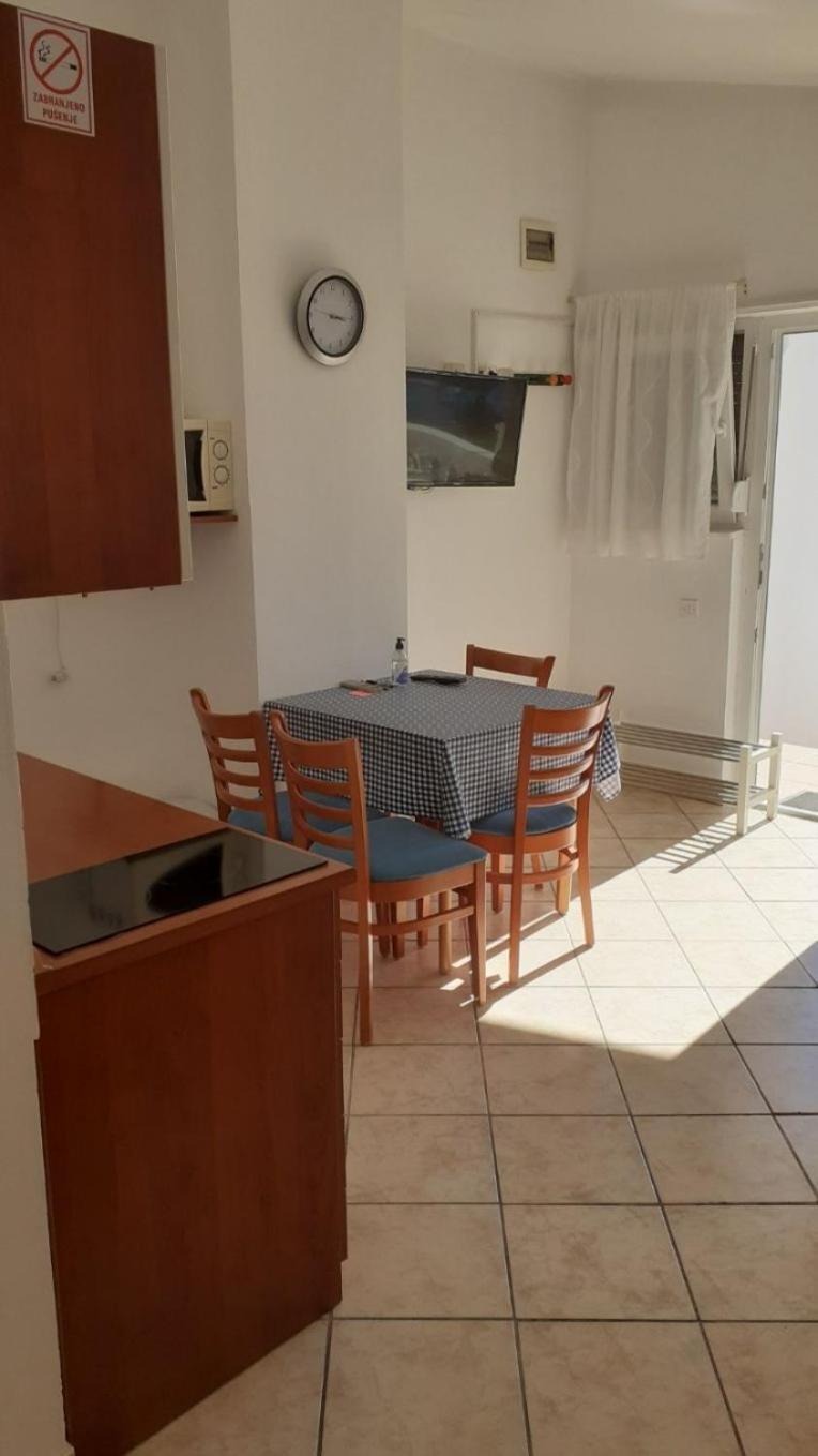 Apartments Dobri - 500M From Beach نين المظهر الخارجي الصورة