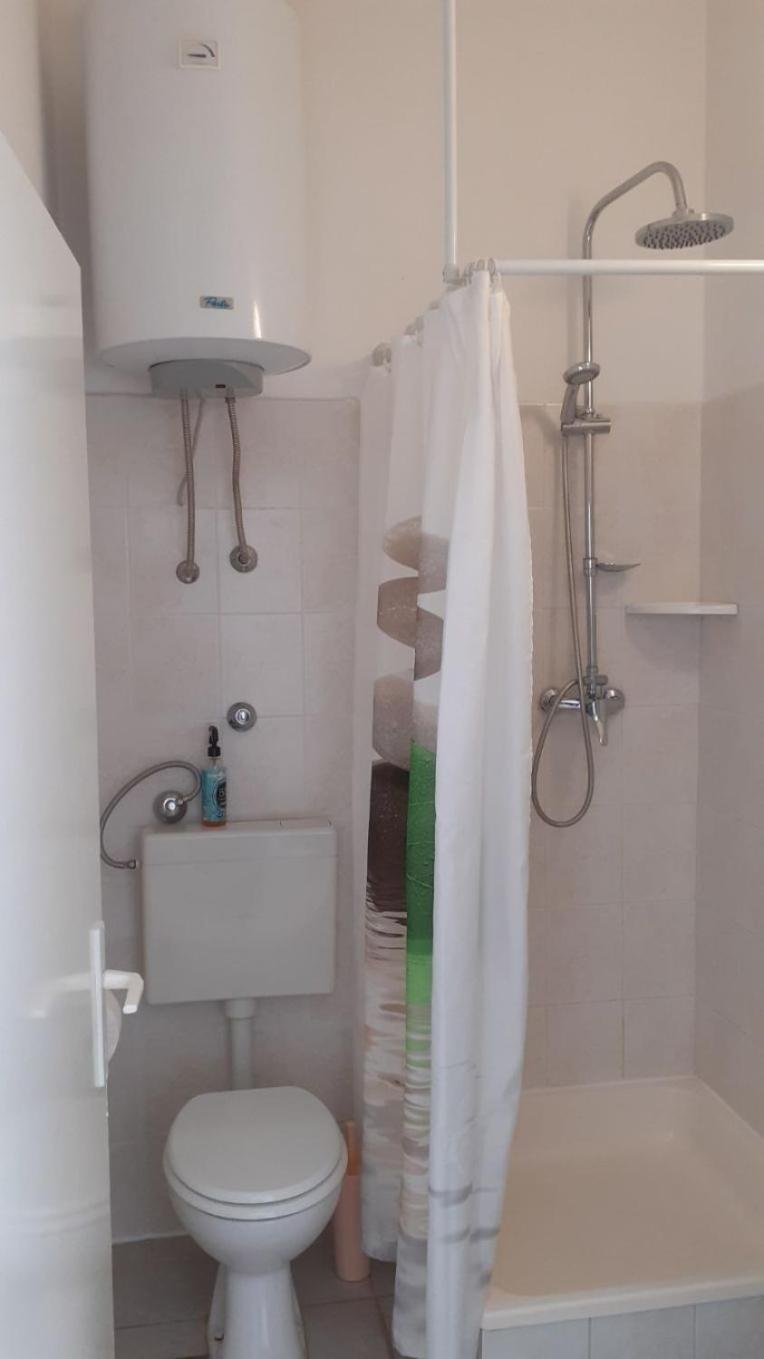 Apartments Dobri - 500M From Beach نين المظهر الخارجي الصورة