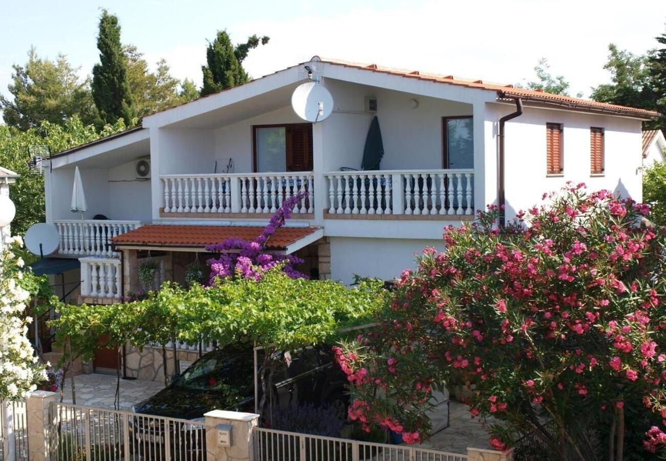 Apartments Dobri - 500M From Beach نين المظهر الخارجي الصورة